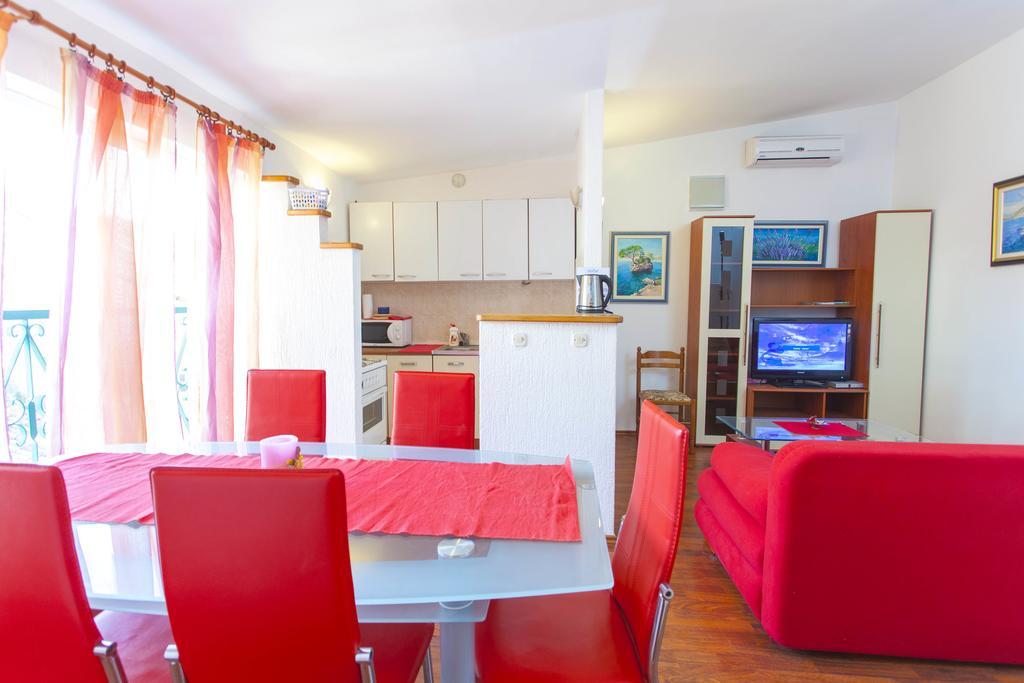 Carolija Apartment Makarska Room photo